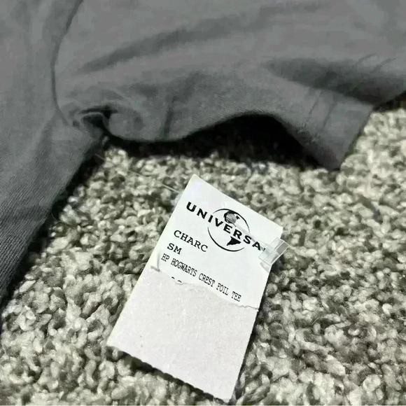 Harry Potter Universal Studios Hogwarts Crest Men's T Shirt Size S Gray - Picture 3 of 7